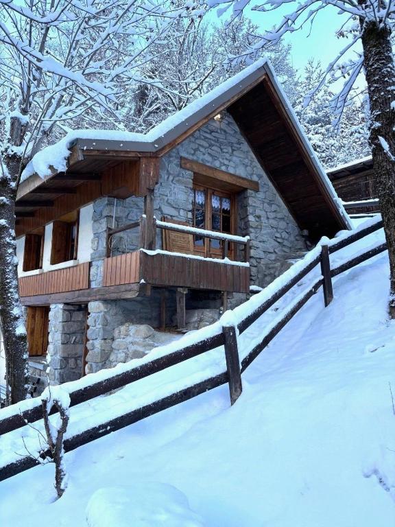 Refuge-style chalet Mountain view