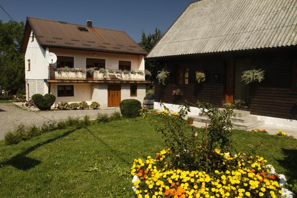 Gambar di galeri bagi House Drakulić di Korenica