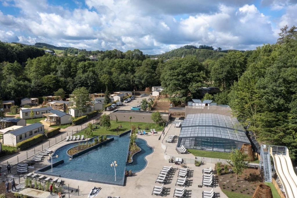 an aerial view of a resort with a pool at Cottage 5p 2Bdrms 16110 in Grupont