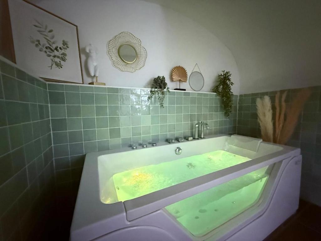 Charité 3 - Love Room Spa - Place Bellecour