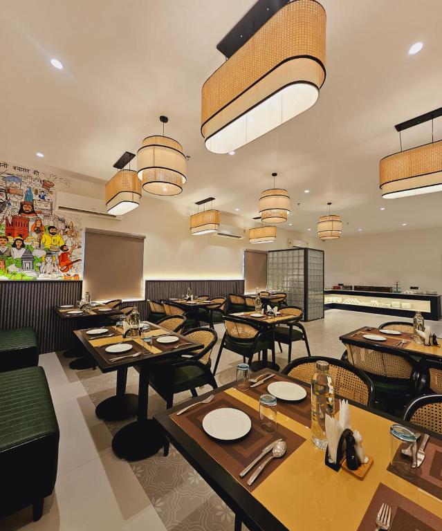 Varanasi Hotel Dining