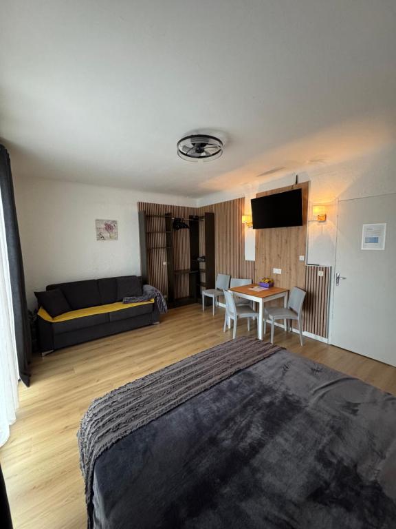 BNB Castellane Chambre d'Hotes B&B - Habitación King Con Dos Camas King