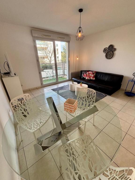 Confort, résidence sécurisée, garage !