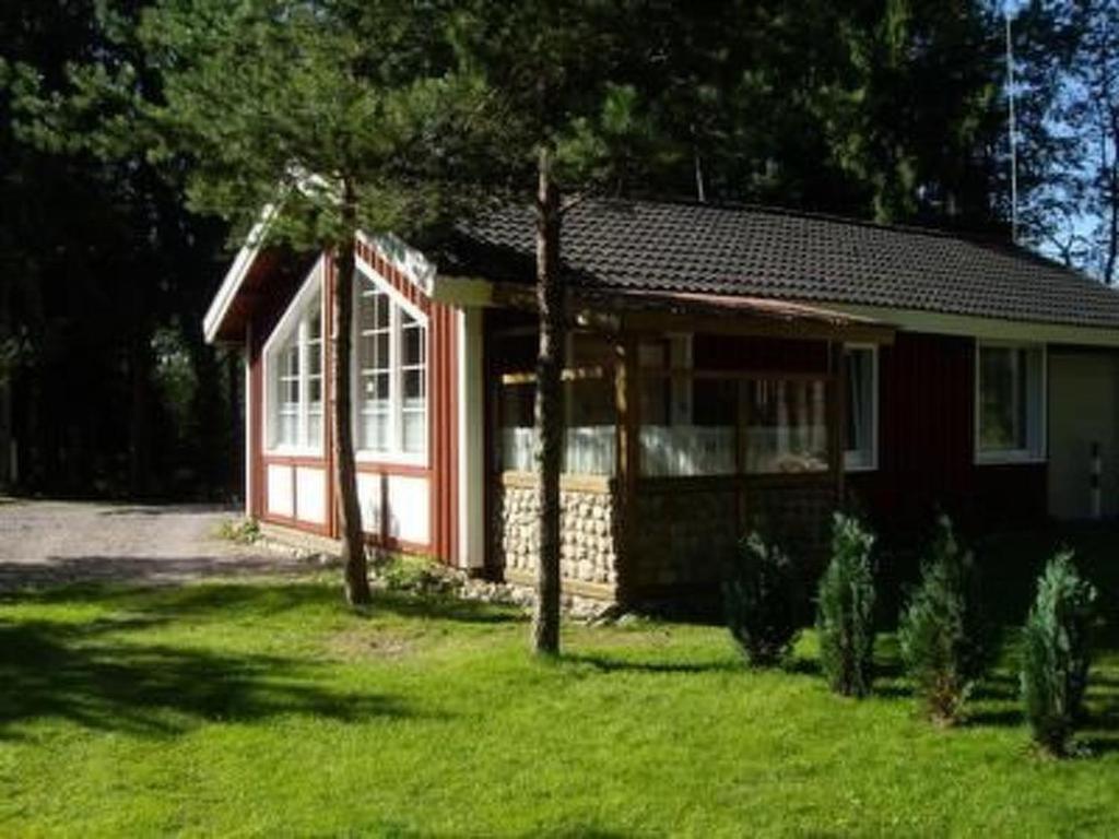 Holiday Home Haus Lena auf großem Grundstück am Waldrand by Interhome