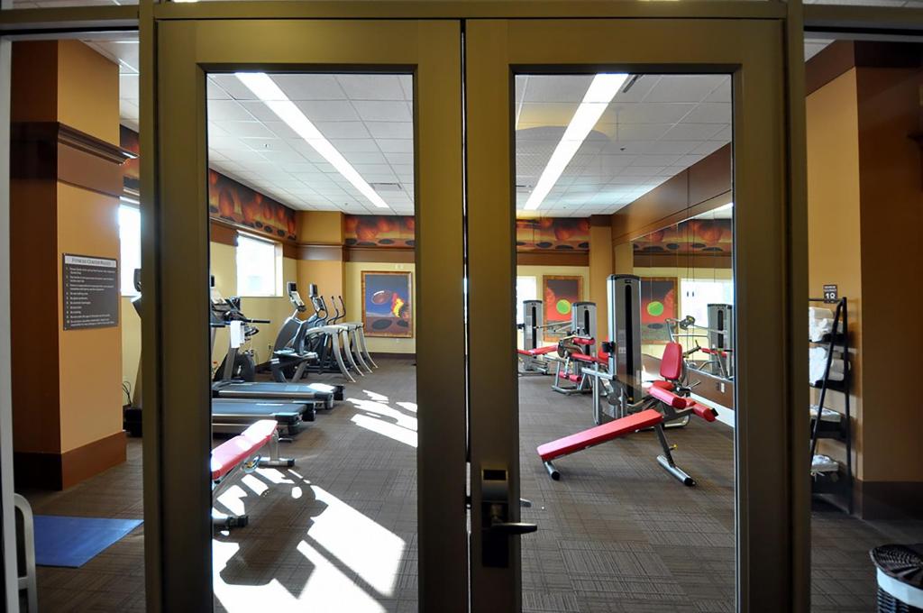 Fitness centrum a/nebo fitness zařízení v ubytování Overton Hotel and Conference Center