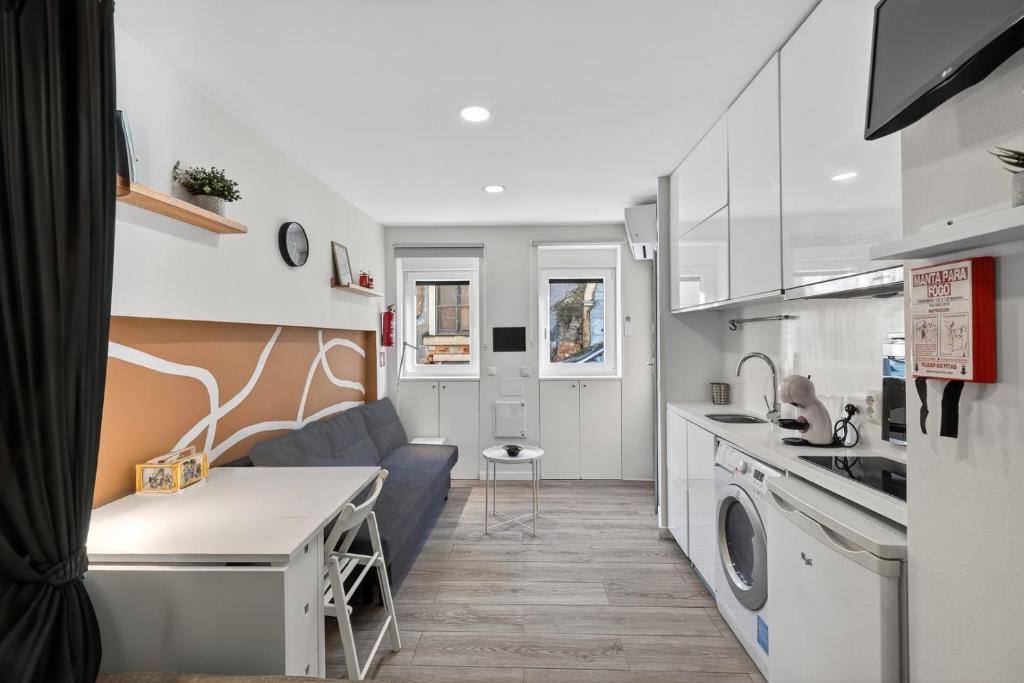 Minimalist Studio in Central Lisbon