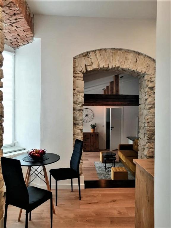 Biały Kruk Apartamenty vis-a-vis Jasnej Góry - 13