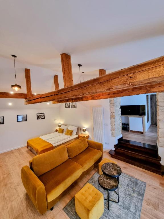 Biały Kruk Apartamenty vis-a-vis Jasnej Góry - 6