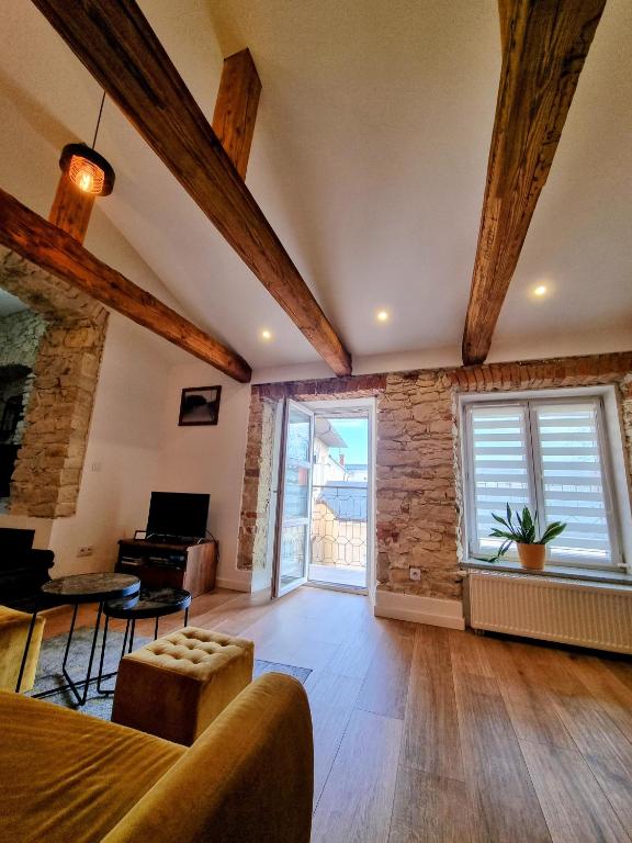 Biały Kruk Apartamenty vis-a-vis Jasnej Góry - 11