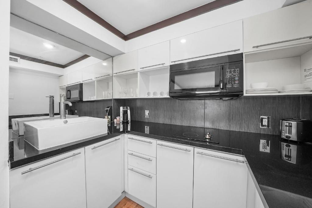 Metropole Suites South Beach - Deluxe One Bedroom King Suite