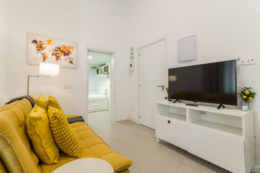 Apartment 100 m from Las Canteras - Shared Terrace