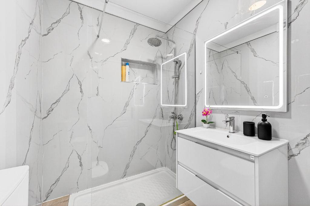 Apartamento Moderno Primera Línea de Playa en Playa de las Américas · Primera línea de playa — foto 3