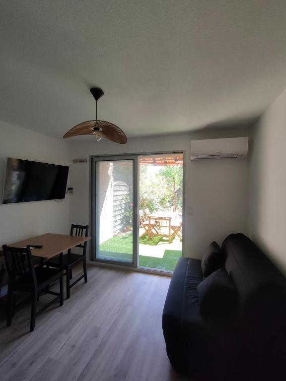 Appartement à Hyères Plage à pied & Terrasse