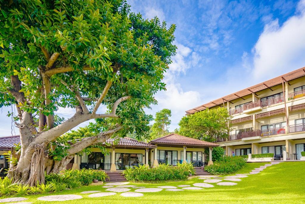 Zahrada ubytování Impiana Beachfront Resort Chaweng Noi, Koh Samui