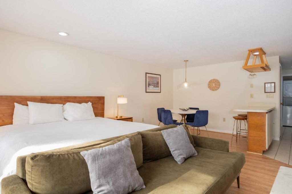 Nordic Village Condominium Resort photo
