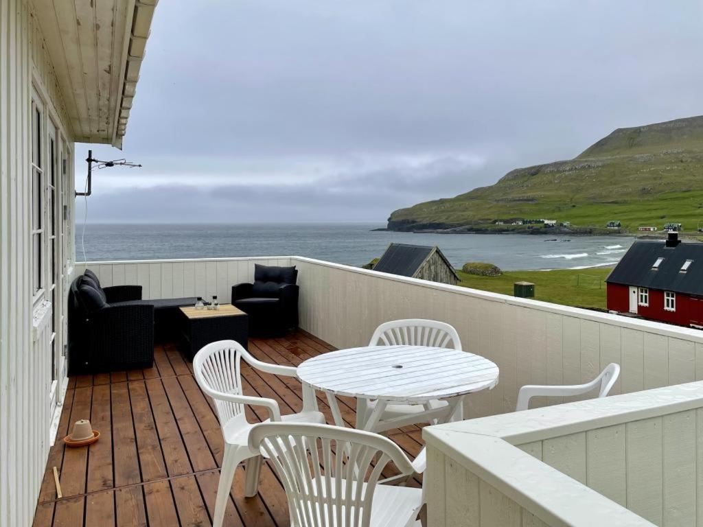 Large Seaside Piano Villa with Ocean Views