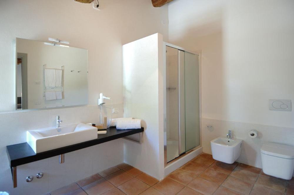 A bathroom at Locanda Della Picca
