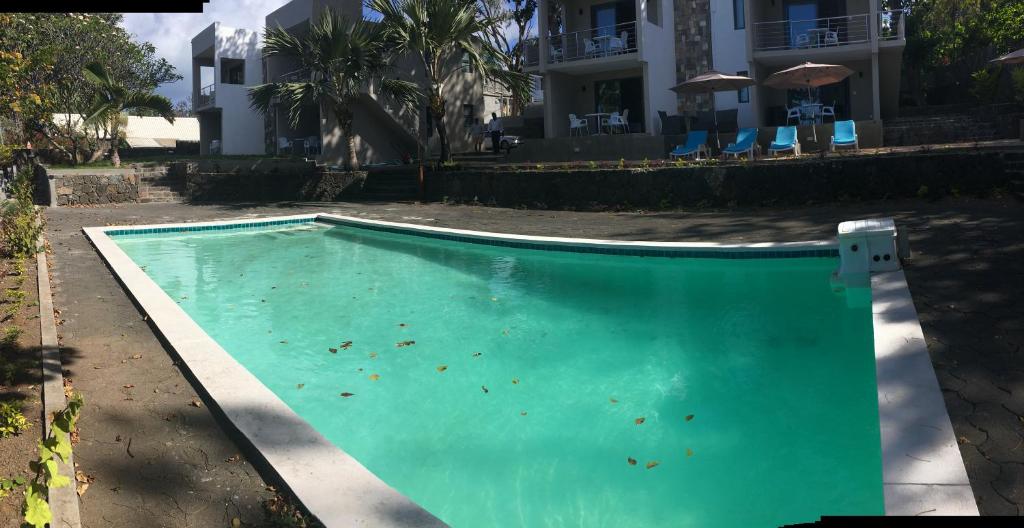 Bazén v ubytování Valmarin Seafront Apartments nebo v jeho okolí