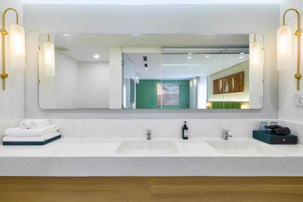Suite Nhìn Ra Thành Phố