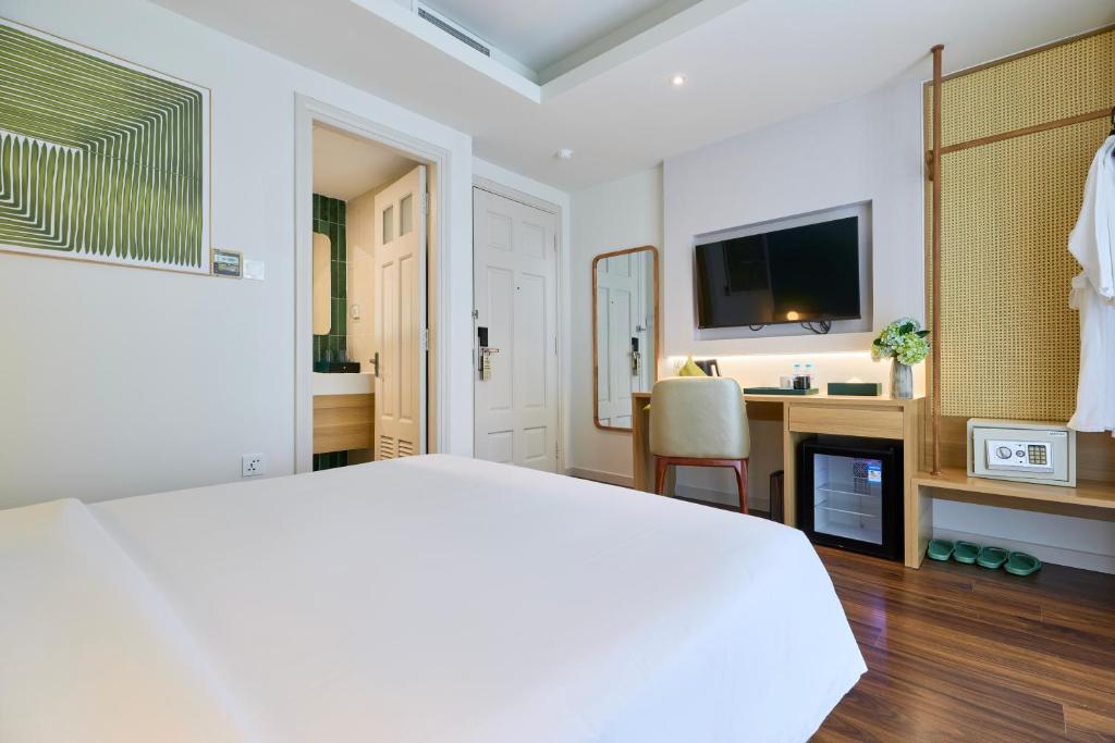 Phòng Deluxe Giường Đôi Có Ban Công