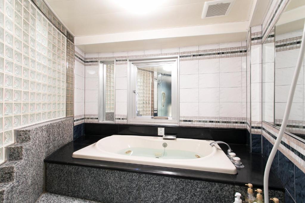 Koupelna v ubytování HOTEL PAL Otsuka -Adult Only-