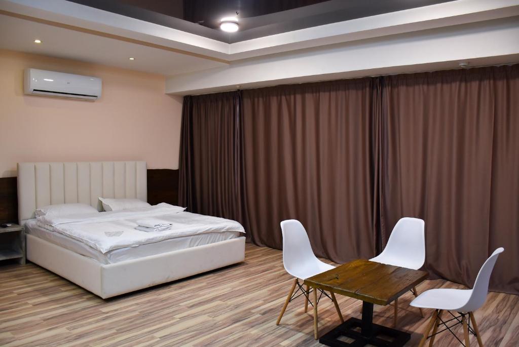 Gatsby Hotel Vostok 5