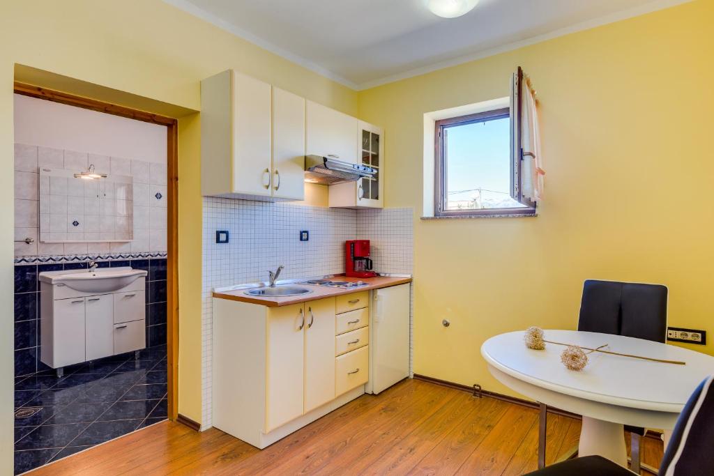 Apartments Duje Ribnica - Apartamento De Una Habitación