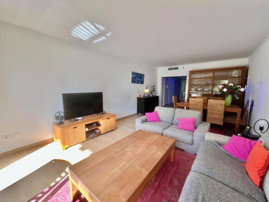 June apartment 2 bedrooms with pool by Welcome to Cannes