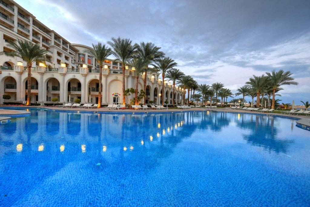 Bazén v ubytování Stella Di Mare Beach Hotel & Spa nebo v jeho okolí