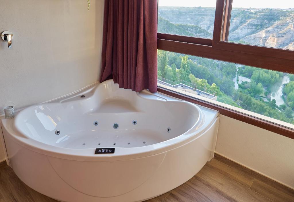 Moradas del Cerro – Suites con Jacuzzi - Jacuzzi privado en la habitación en Alcalá del Júcar