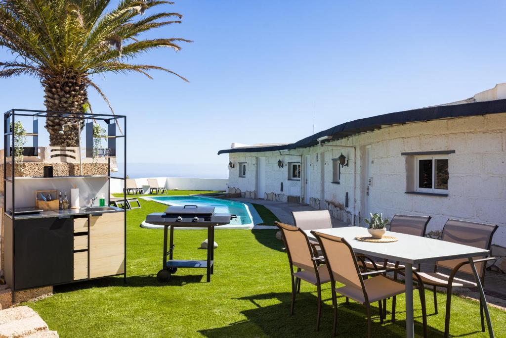 Oasis Tenerife Rentals con Piscina climatizada, Cocina exterior y Barbacoa - Apartment