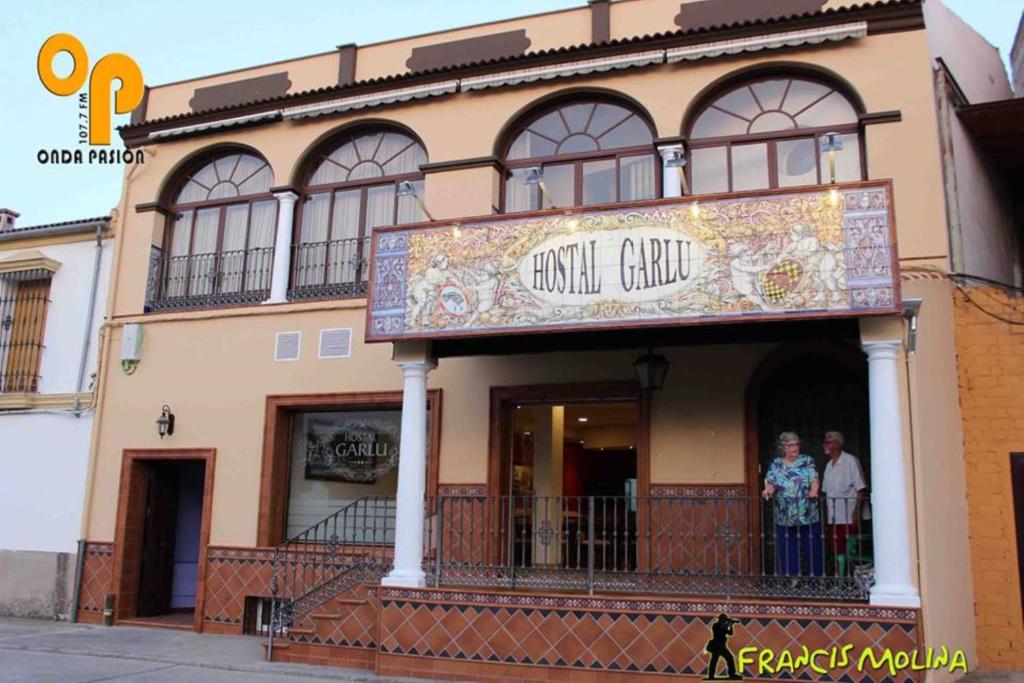 Exteriér nebo vchod ubytování Hostal Garlu