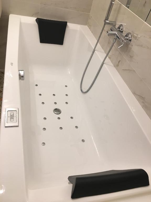Un baño de Antico Mercato