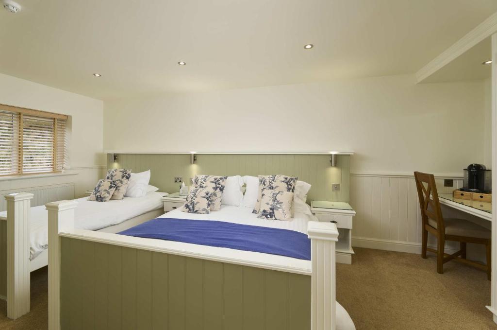 The Cricket Inn - 