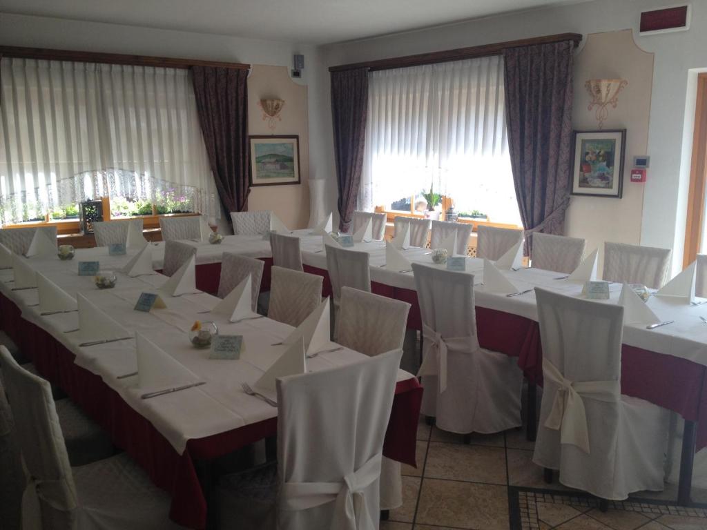Restaurace v ubytování Hotel Villanova