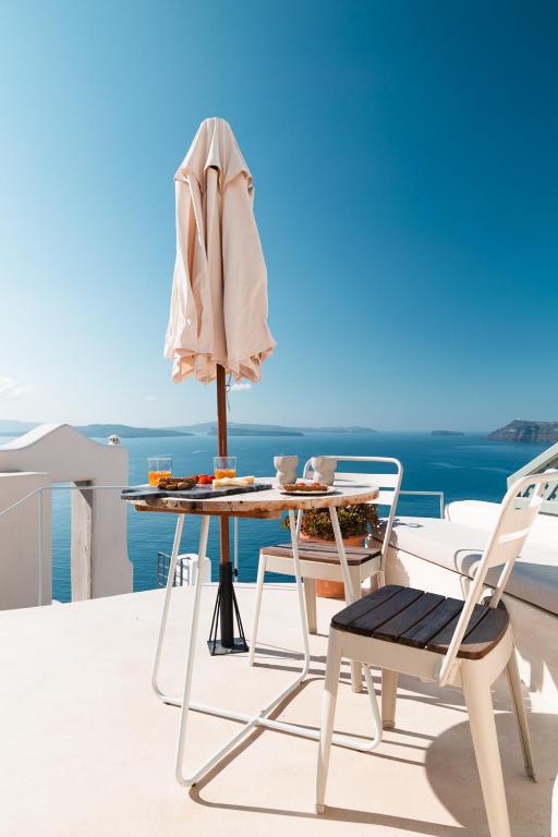 Old Oia Houses