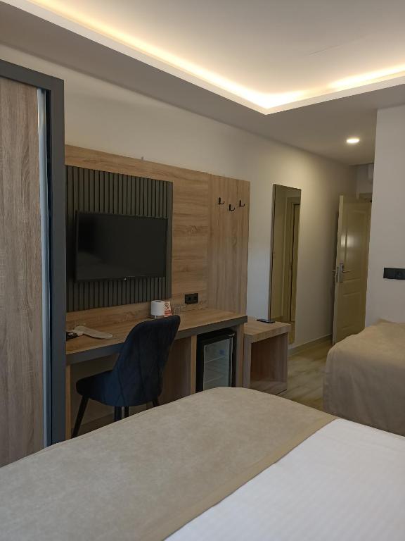 Döşemealtı Konfor Hotel - Deluxe Dreibettzimmer
