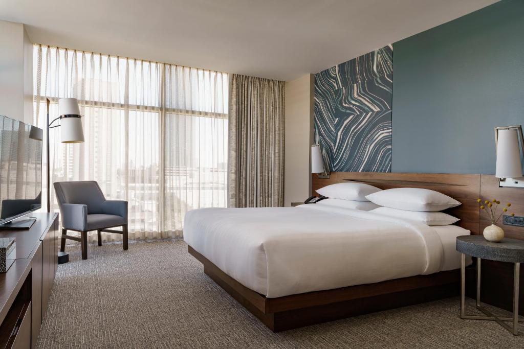 Hyatt Regency Houston Galleria - King Suite