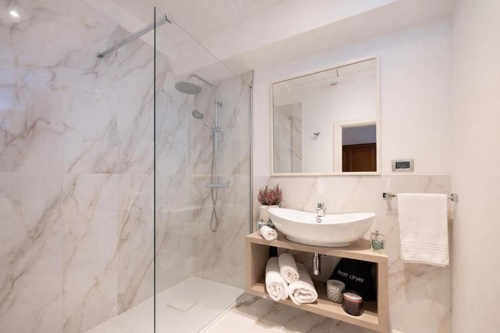 Hotel Ristorante Ala d'Oro - 14