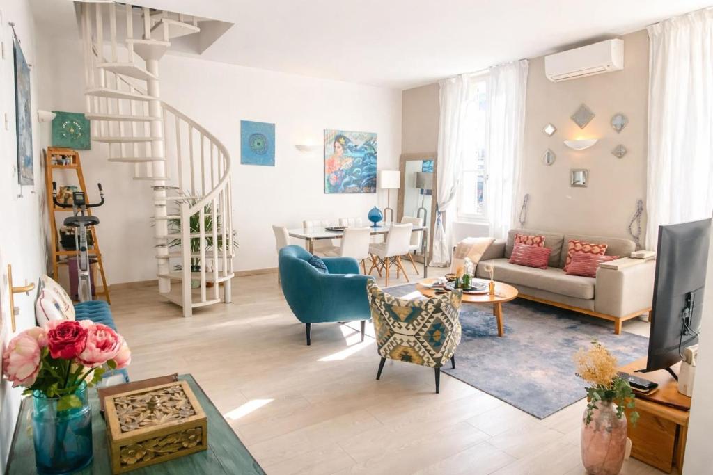 Cozystay 1825 Luxury Duplex on Rue dAntibes