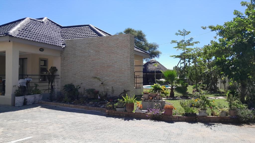 Jardí fora de The Rock BnB