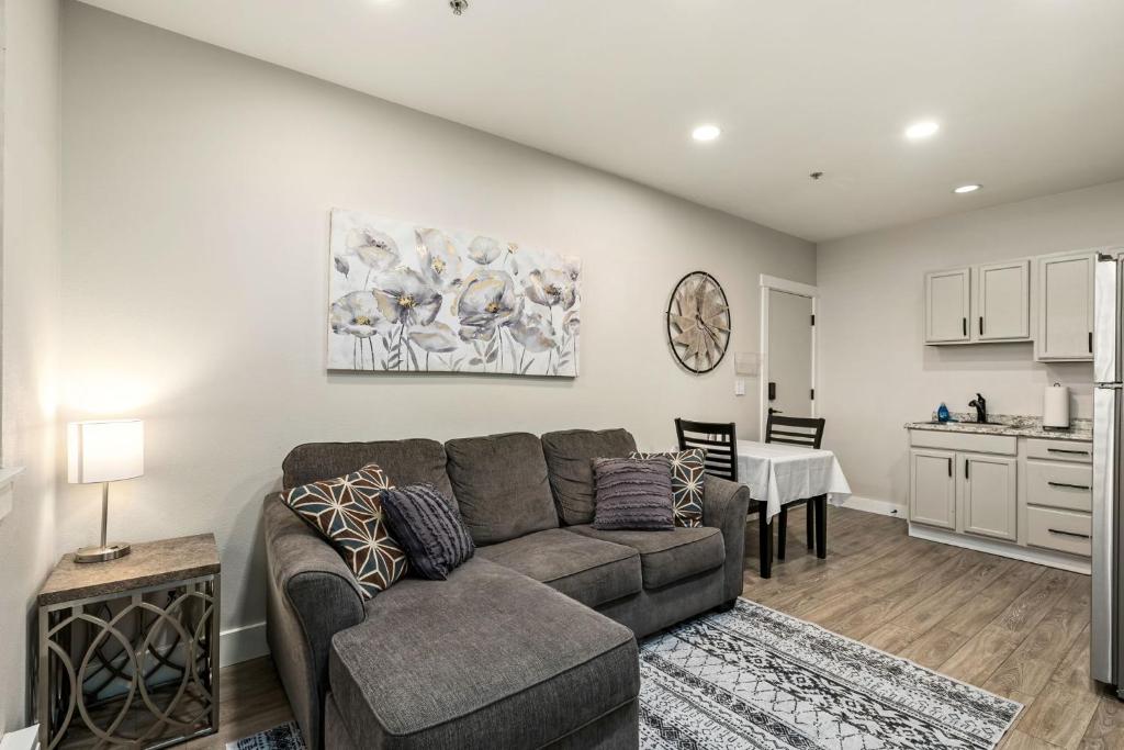 Aisling Suites - Deluxe Apartment