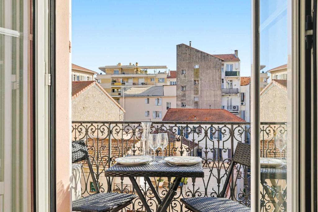Le Rosy - Apartment in Central Cannes Balcony