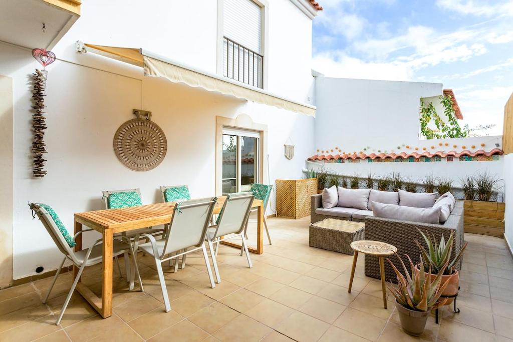 The Happy Terrace Tavira - City Center - by Homesbyfc