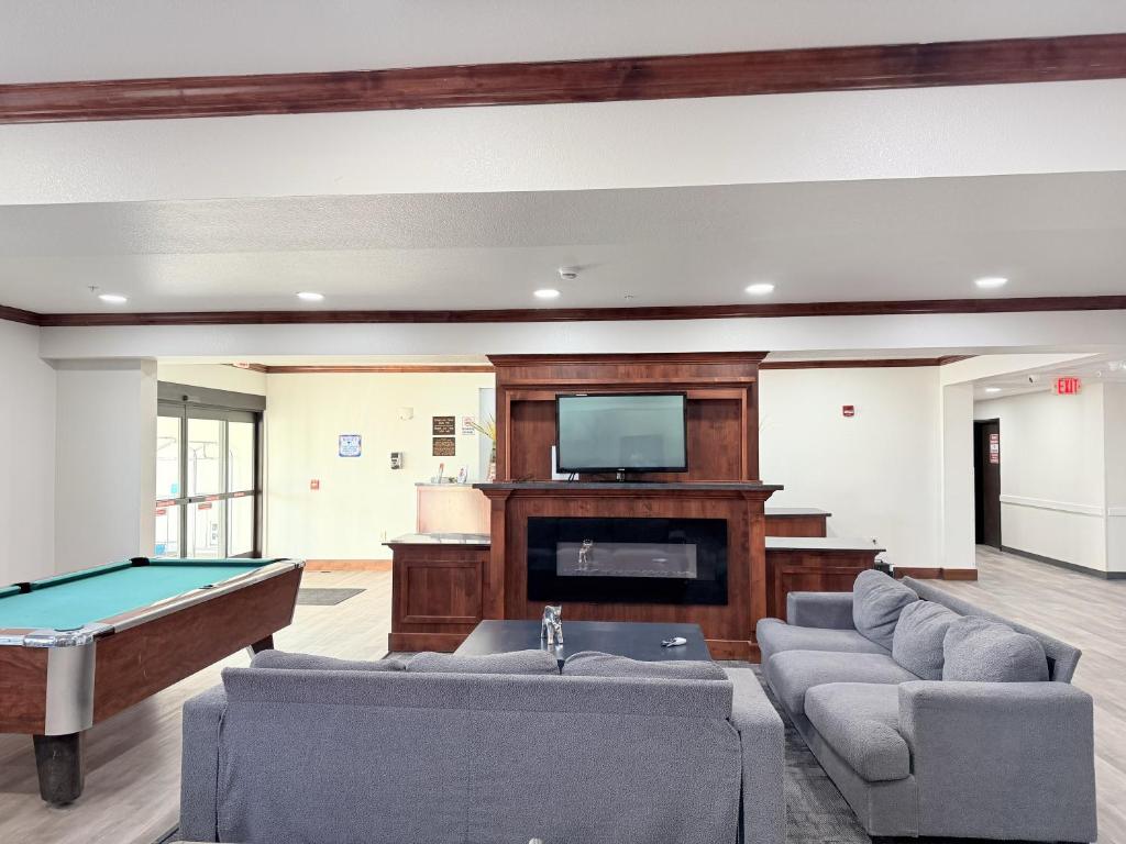 Black Gold Suites Stanley - Housity