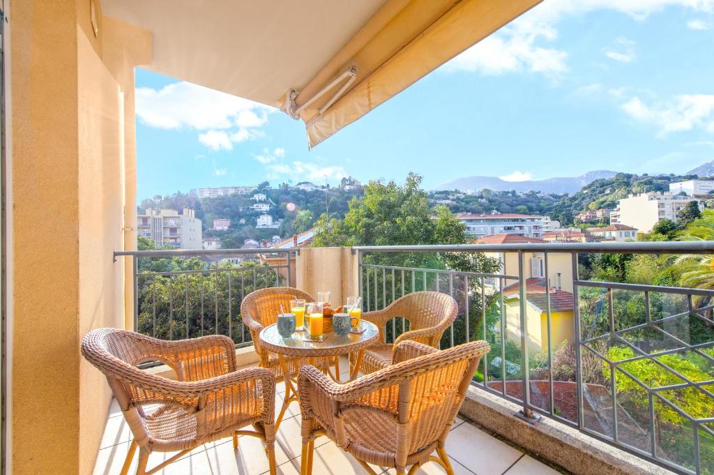VILLA MELANIE - Agréable 3 pièces - Centre ville Menton - Parking
