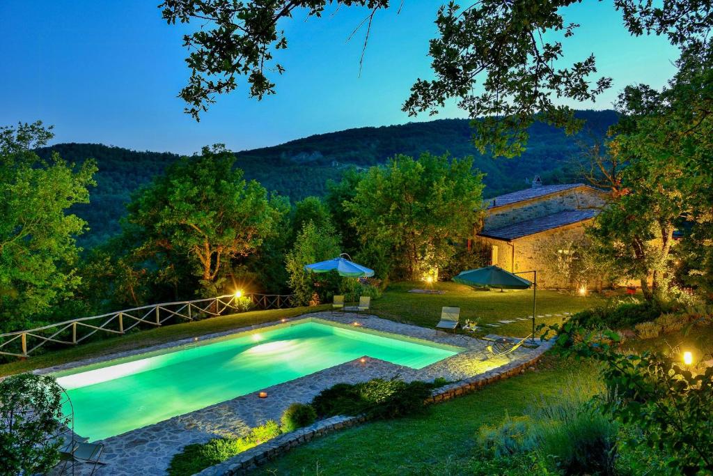 an overhead view of a swimming pool in a yard at Villa With Private Pool In Umbria in Umbertide