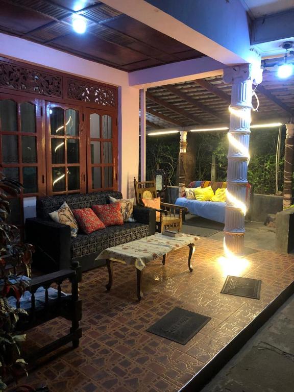 Zona d'estar a Thisal Guest House