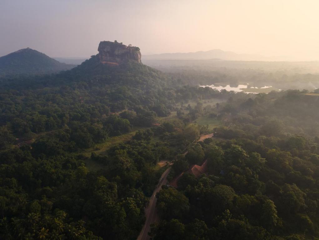 EKHO Sigiriya - 700 meters to Sigiriya Rock - 10