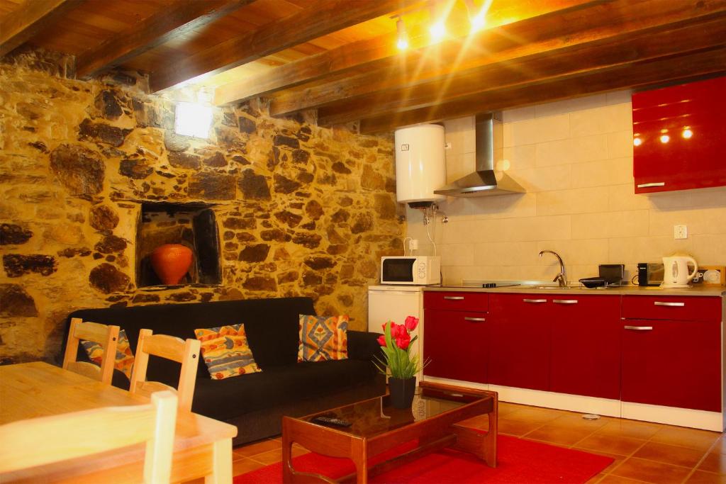 Kuchyň nebo kuchyňský kout v ubytování Casas dos Carregais